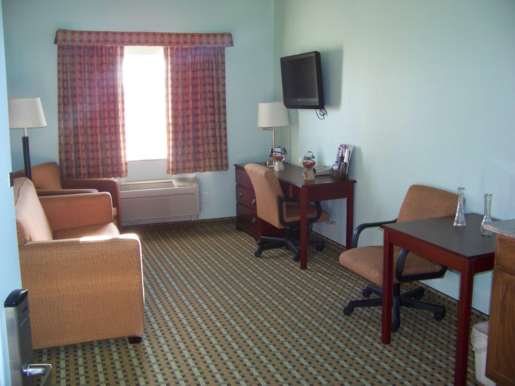 Days Inn & Suites By Wyndham Columbus Ne Exterior foto
